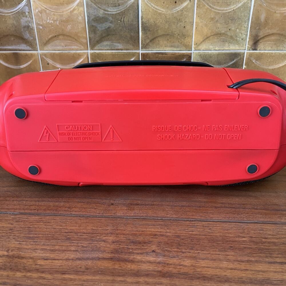Vintage Disney Mickey Mouse Red AM/FM Stereo Cassette Player Recorder Boombox - Picture 6 of 9